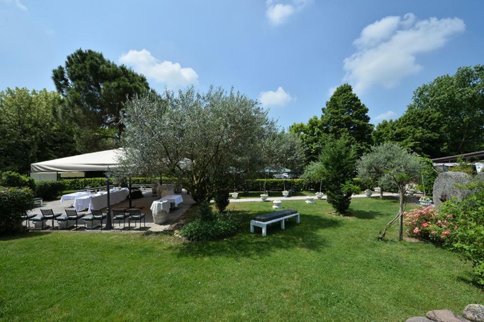 Resort La Mola Sommacampagna Exterior photo